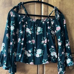XS Floral American eagle off the shoulder top